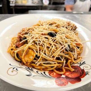 Spaghetti Puttanesca Lunch